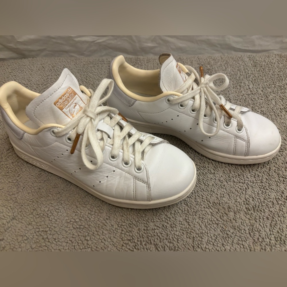 ADIDAS STAN SMITH ATHLETIC SHOE